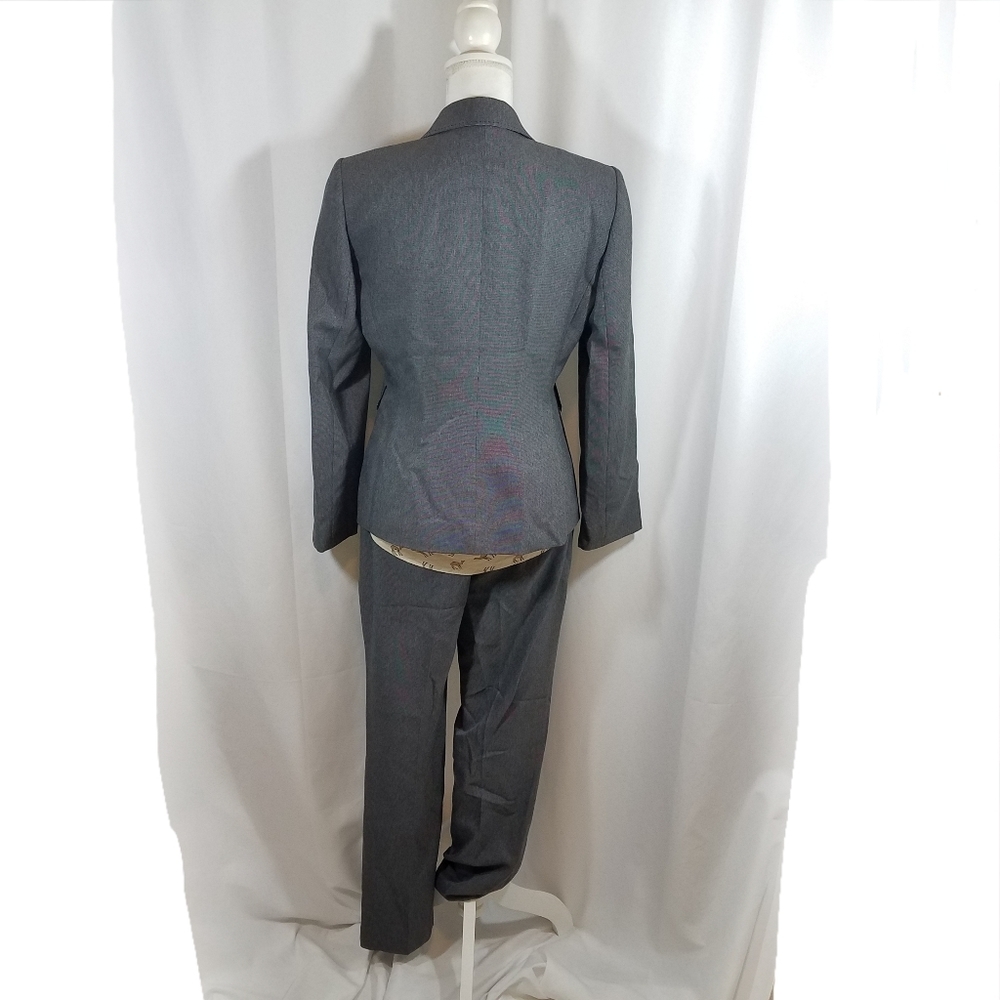 Tahari Gray Pant Suit 6P - Picture 4 of 16